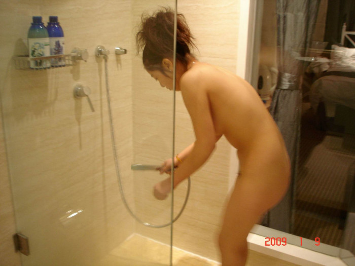 Amateur photos of one chinese girl at hotel