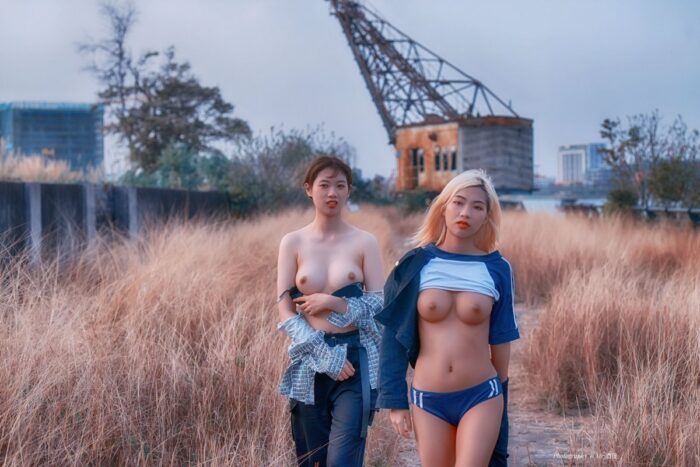 Naked asian girls