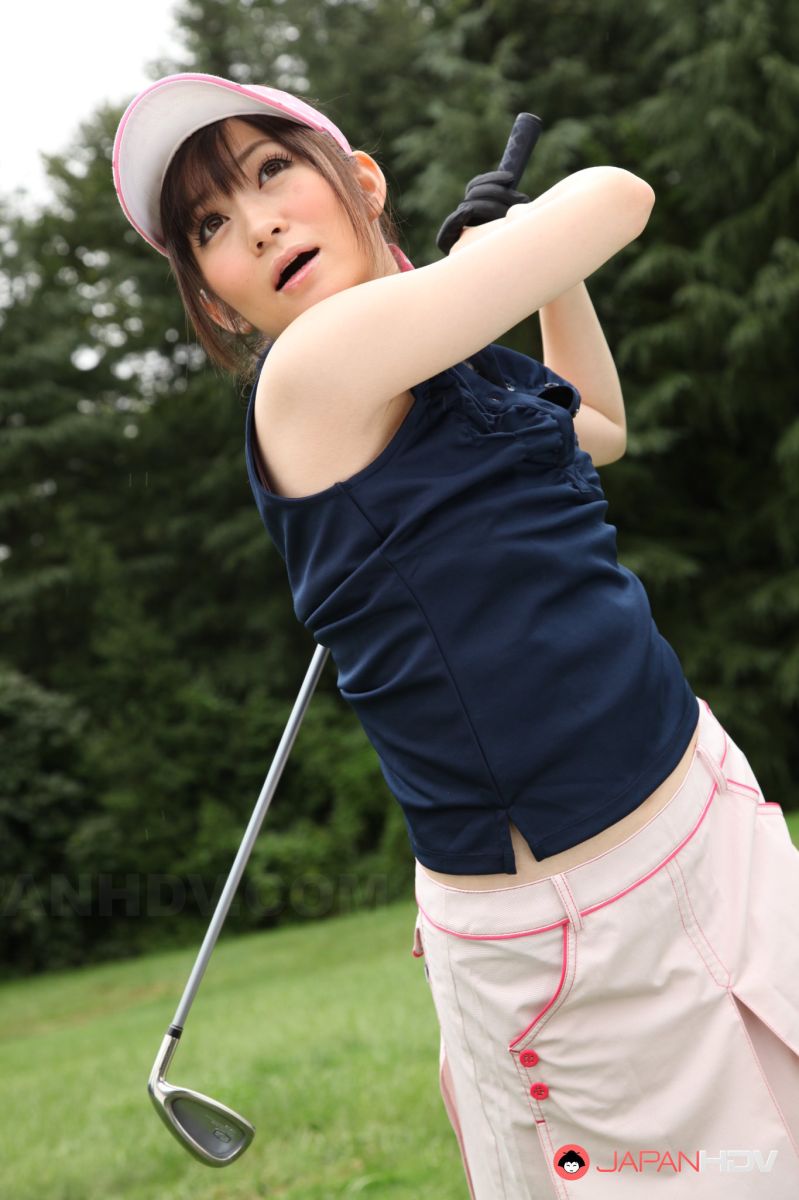 Beautiful golf fan Michiru Tsukino shows her hairy pussy outdoors