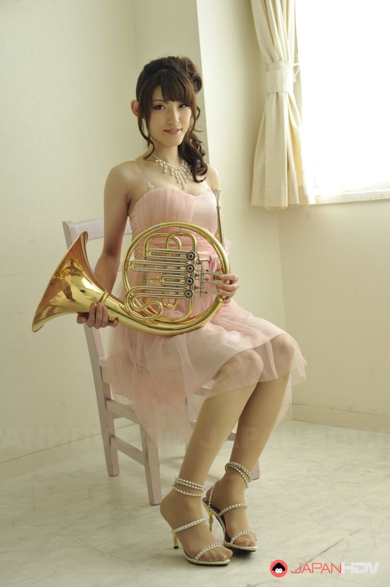 Sexy Kanako Iioka gets naked after a horn concert