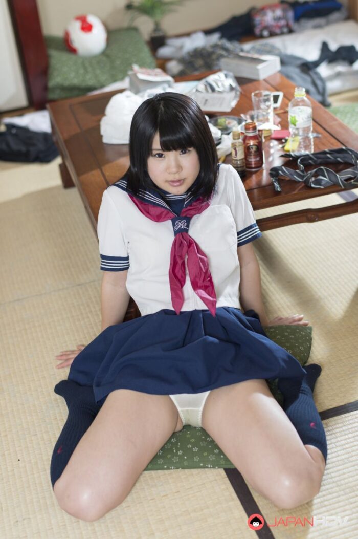 Ami Oya takes off her uniform and shows her chubby body