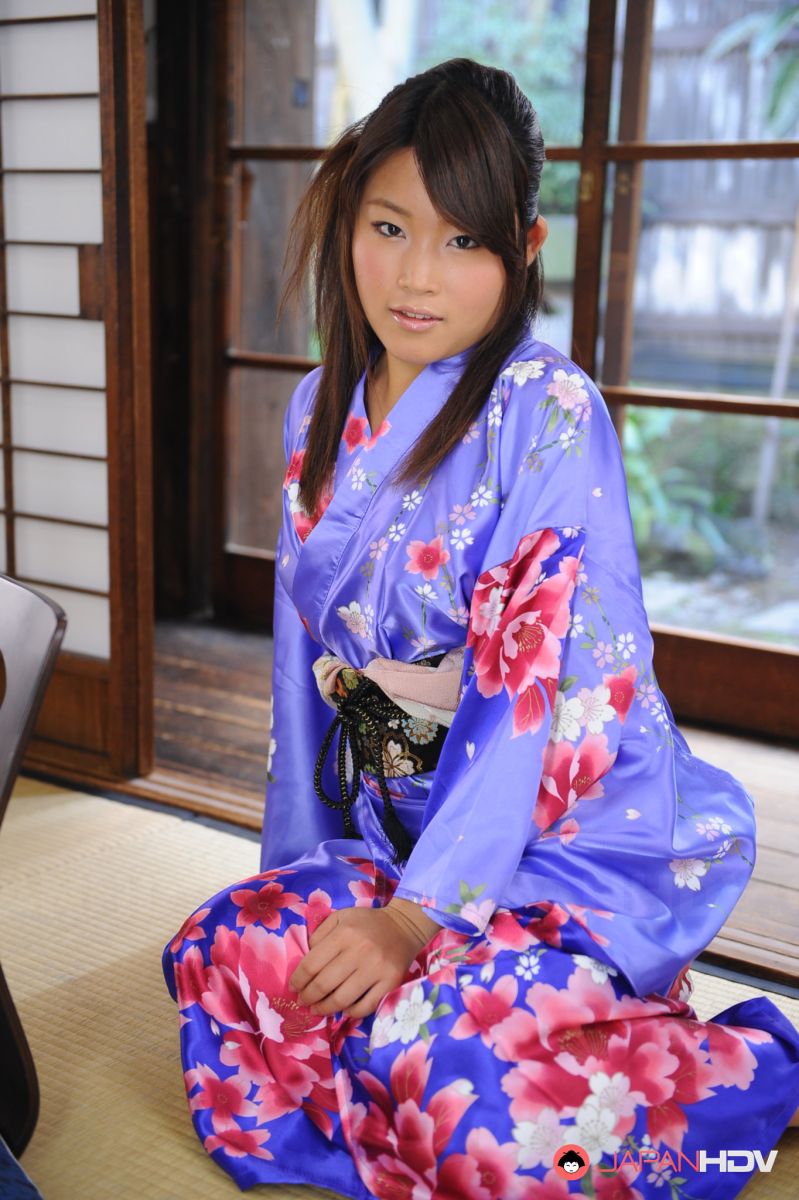 Great looking Japanese girl Nene Nagasawa in a amazing blue kimono