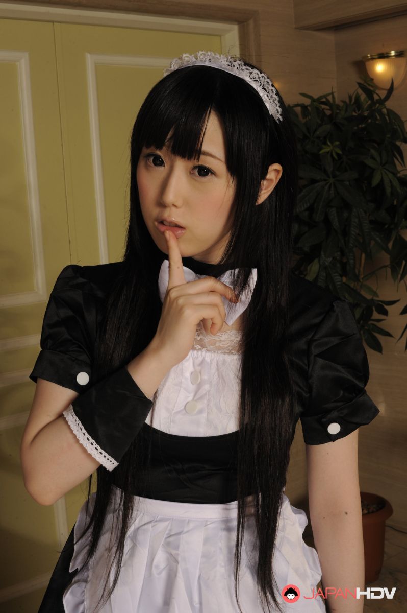 Naughty maid Machiko Ono can't stop to show her shaved pussy