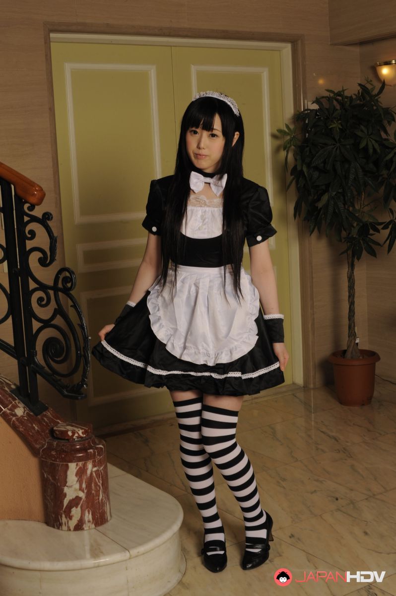 Naughty maid Machiko Ono can't stop to show her shaved pussy