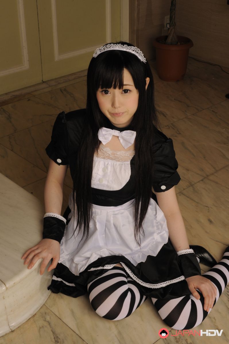 Naughty maid Machiko Ono can't stop to show her shaved pussy