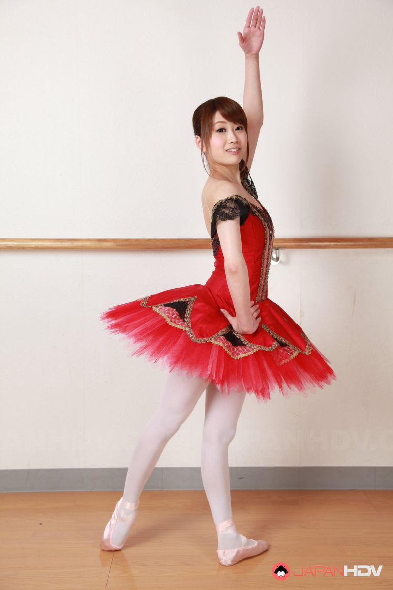 Beautiful ballerina Ririka Suzuki shows her magnificent natural tits