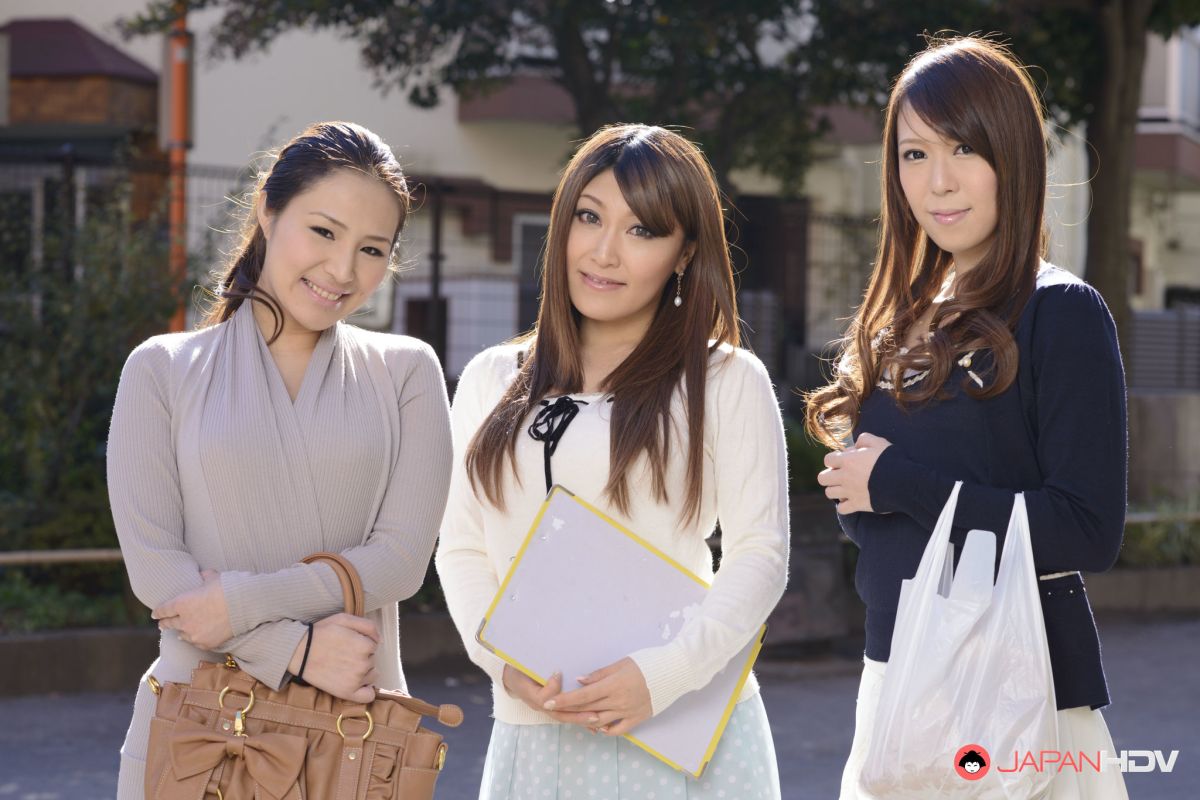 Kiyoha Himekawa, Reika Sawamura and Touko Manaka are sexies neighbor