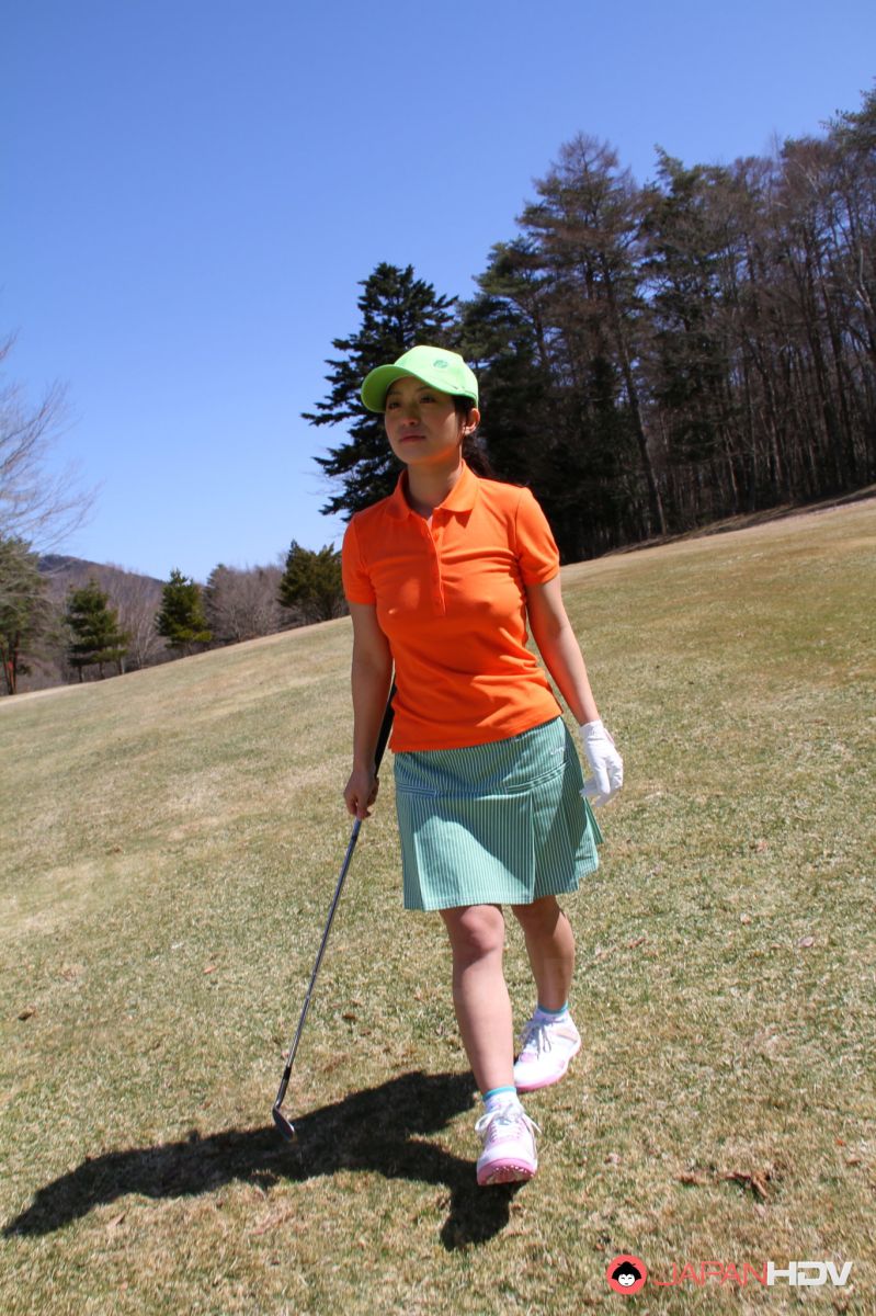 Nana Kunimi likes to play sexy golf and to show her wonderful vagina