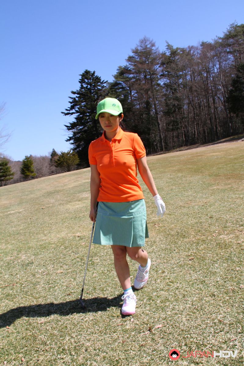 Nana Kunimi likes to play sexy golf and to show her wonderful vagina