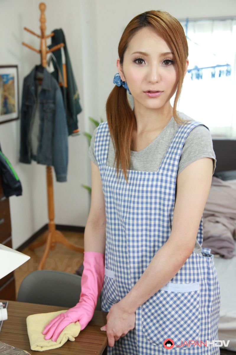 Nana Sakura shows pussy in panties while cleaning the bathroom.